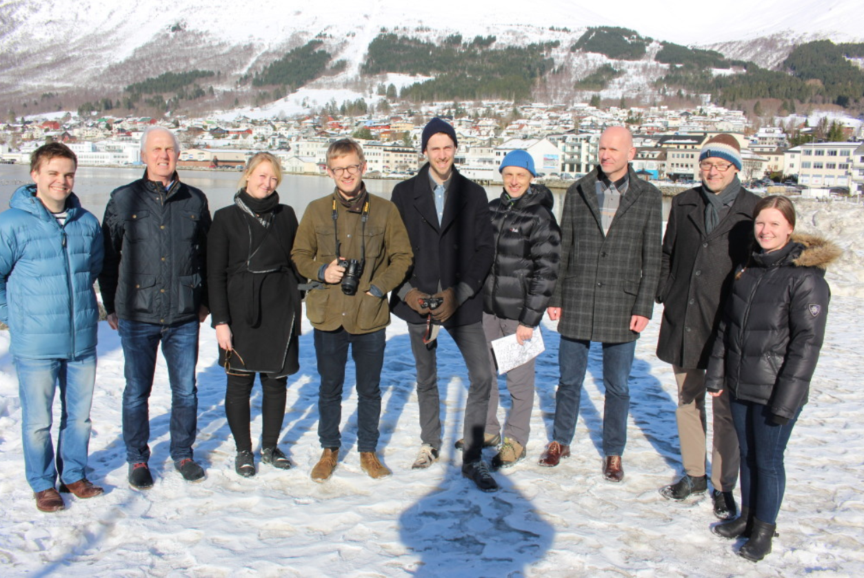 Site visit and workshop in Ørsta. From the left: Matias Kårstad, Stein Aam, The winning team; Maria Crammond, Karl Johan Baggins and Jens Nyboe Andersen, Gunnar Wangen, Eldar Øye, Arne-Dag Gjærde and Liv Randi Lidarende. (photo: Roy-Arne Folkestad, Møre Nytt)