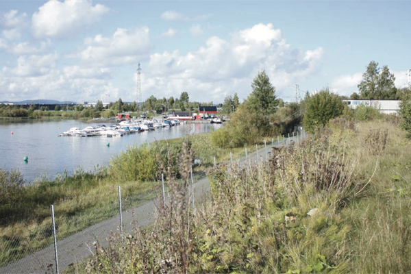 View of the boat jetty from the riverbanks